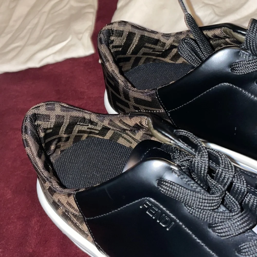 Mens fendi shoes - Picture 9 of 13